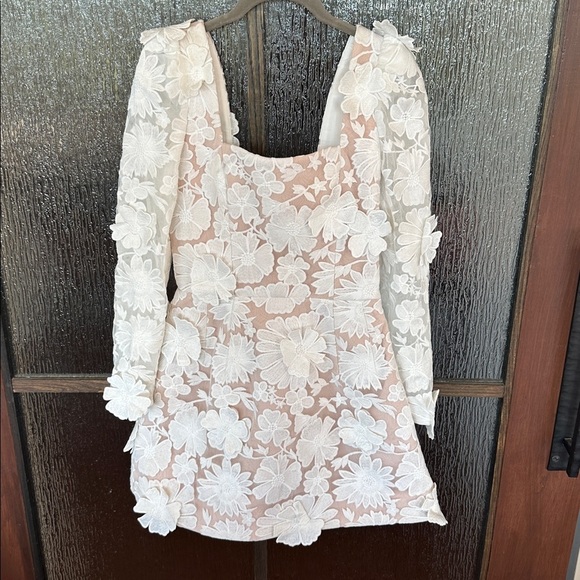 Anthropologie Helsi Ellen Long-Sleeve 3D floral mini dress. Size Small NWT - Picture 12 of 17